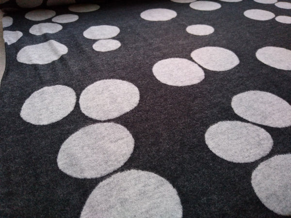 Organic Brushed Jacquard Knit / About A Dot / Black
