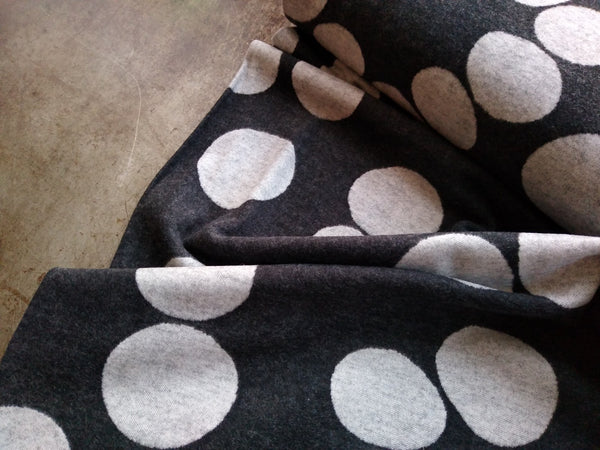 Organic Brushed Jacquard Knit / About A Dot / Black