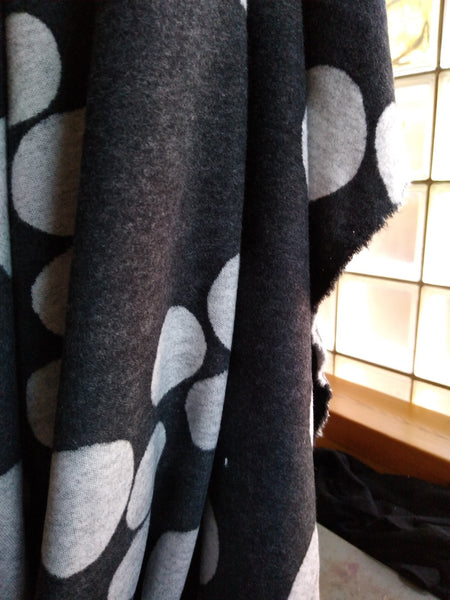 Organic Brushed Jacquard Knit / About A Dot / Black