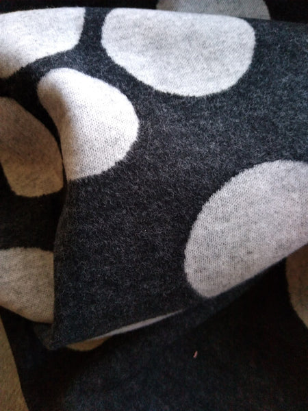 Organic Brushed Jacquard Knit / About A Dot / Black