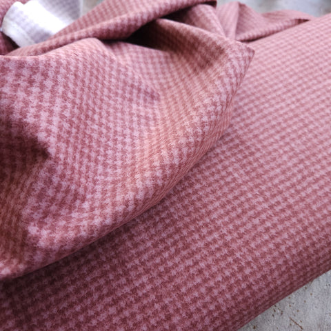 Cotton Flannel / Rose Houndstooth