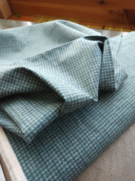 Cotton Flannel / Teal Houndstooth