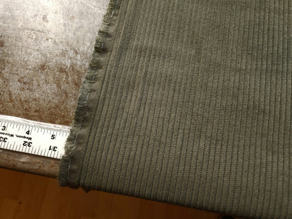 Jumbo Wale Corduroy / Army