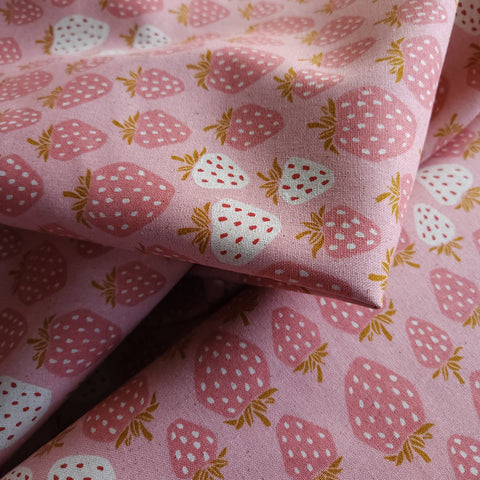 Cotton Linen Blend / Strawberry Patch / Pink