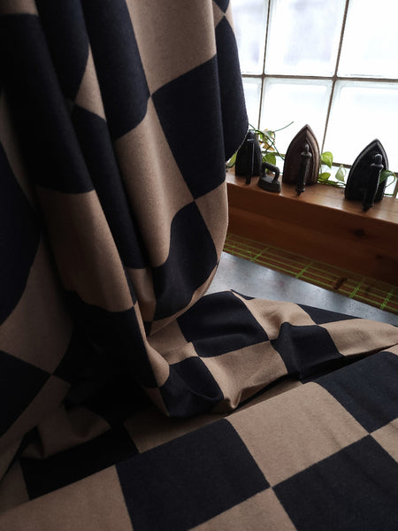 Organic Brushed Knit / Black Camel