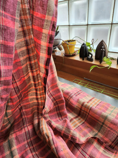 Laundered Linen / Liquorice Pink