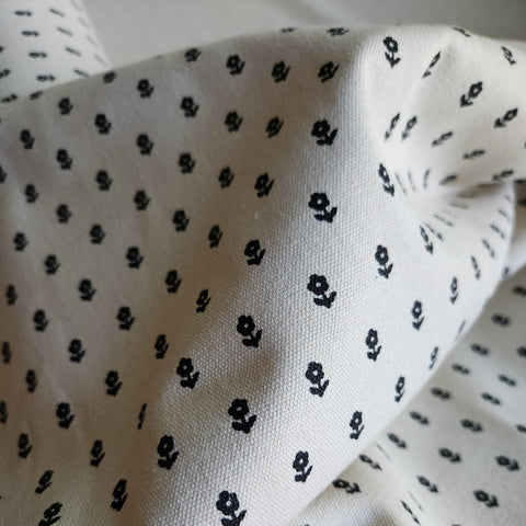 Organic Cotton Canvas / Choc Drop Ditsy