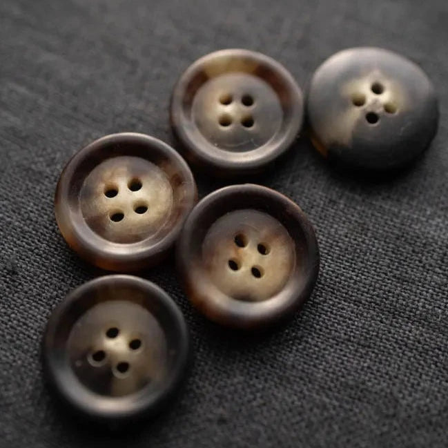 Billiards Room Horn Button - Merchant & Mills - 20mm Billiards Room Horn Button - Merchant & Mills - 20mm