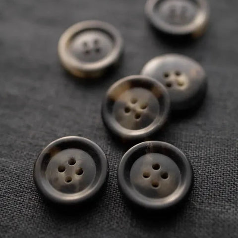 Horn Buttons / 20mm / Drawing Room