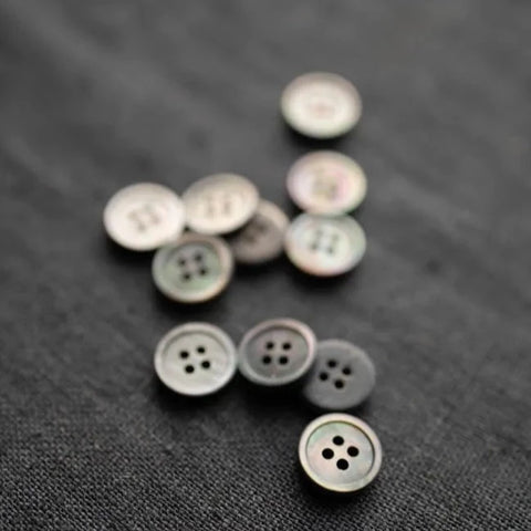 Pearly Lilac Buttons / 11mm