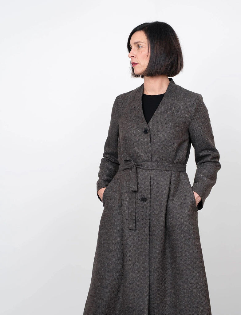 Assembly Line (SWE) / Printed Sewing Pattern / V-Neck Coat | Oak Fabrics Assembly Line (SWE) / Printed Sewing Pattern / V-Neck Coat | Oak Fabrics