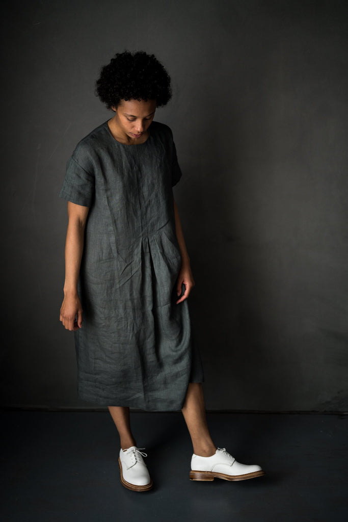 Merchant & Mills / Printed Sewing Pattern / The Box Box Dress + Top | Oak Fabrics Merchant & Mills / Printed Sewing Pattern / The Box Box Dress + Top | Oak Fabrics