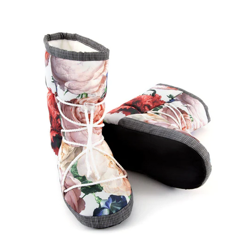 4025 / Quilted Booties, Slippers + Travel Bag